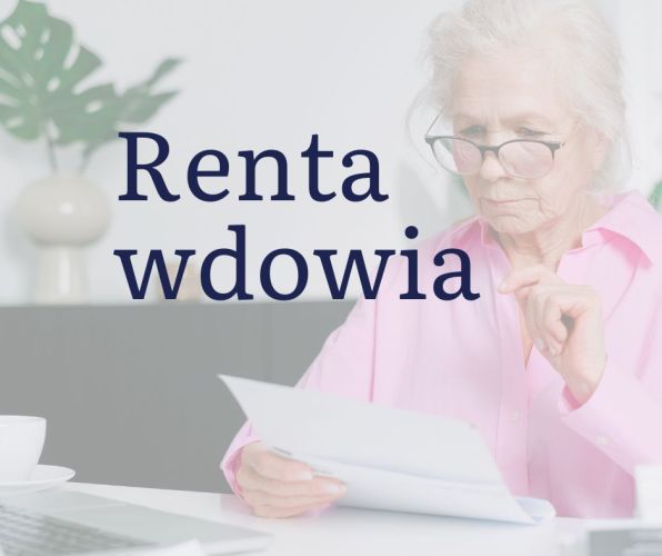 Powiększ zdjęcie: Starsza kobieta czyta dokumenty z kartki. W tle widać kwiaty. Napis renta wdowia.